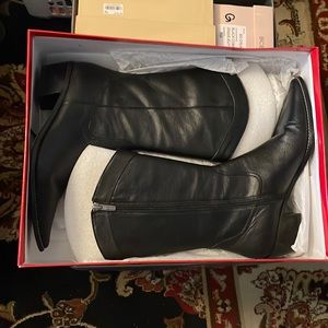 ANNE KLEIN AKFOSTIER BLACK LEATHER BOOTS